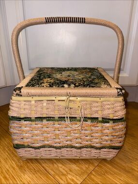 Vintage Singer Woven Sewing Basket With A Tapestry Fabric Lid - 1960s